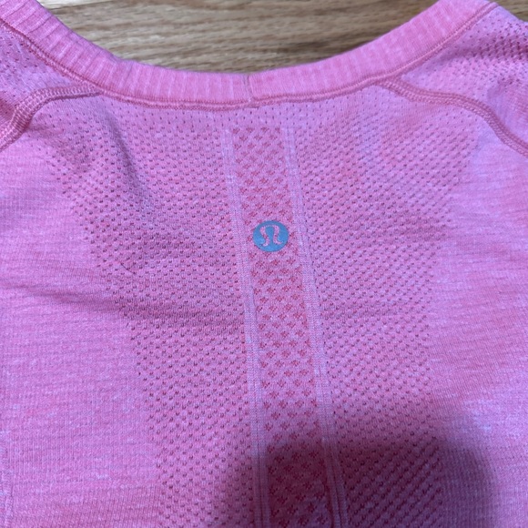 Lululemon swiftly tech Bundle, tank top and long sleeve size 8 and 10 - Picture 6 of 9